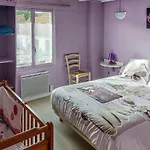 5 Bedroom Gorgeous In Prázdninový dům *
