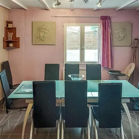 5 Bedroom Gorgeous In Longvilliers Longvilliers (Pas-de-Calais)