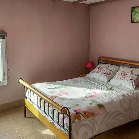 Holiday home 5 Bedroom Gorgeous In Longvilliers Longvilliers (Pas-de-Calais)
