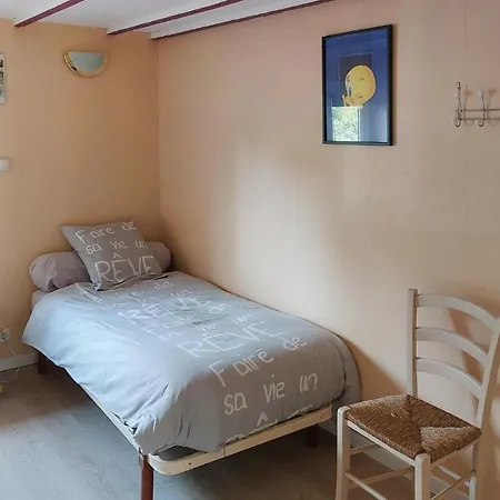 5 Bedroom Gorgeous In Ferienhaus Longvilliers (Pas-de-Calais)