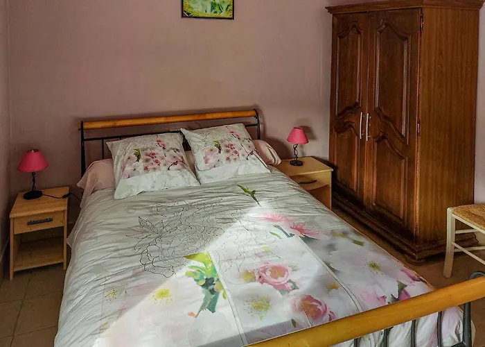 5 Bedroom Gorgeous In Hébergement de vacances